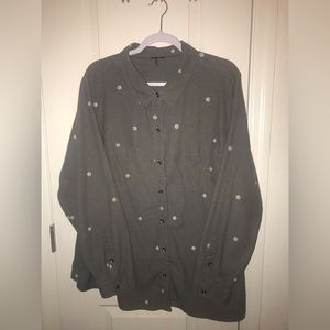 Daisy Button Up